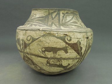 She-we-na (Zuni Pueblo). <em>Water Jar (K'ia wuh-na kai-te le)</em>. Clay, slip, 9 13/16 x 12 5/8 in (25 x 32 cm). Brooklyn Museum, By exchange, 01.1535.2183. Creative Commons-BY (Photo: Brooklyn Museum, CUR.01.1535.2183_view1.jpg)