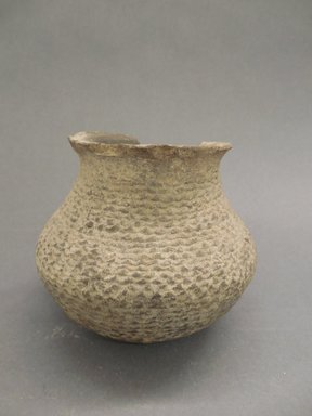 Ancient Pueblo (Anasazi). <em>Cooking Pot</em>. Clay, 4 3/4 x 5 1/2 in. (12.1 x 14 cm). Brooklyn Museum, Gift of Charles A. Schieren, 01.1538.1805. Creative Commons-BY (Photo: Brooklyn Museum, CUR.01.1538.1805.jpg)