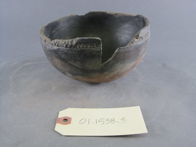 Ancient Pueblo. <em>Bowl</em>, 700-1050 C.E. Clay, 3 3/4 x 6 1/4 in.  (9.5 x 15.9 cm). Brooklyn Museum, Gift of Charles A. Schieren, 01.1538.3. Creative Commons-BY (Photo: Brooklyn Museum, CUR.01.1538.3.jpg)