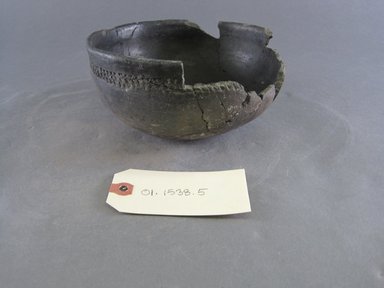 Ancient Pueblo (Anasazi). <em>Bowl</em>, 700-1050 C.E. Clay, slip, 3 1/2 x 6 3/4 in.  (8.9 x 17.1 cm). Brooklyn Museum, Gift of Charles A. Schieren, 01.1538.5. Creative Commons-BY (Photo: Brooklyn Museum, CUR.01.1538.5.jpg)
