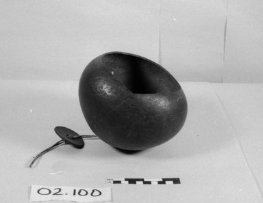 Fijian. <em>Bottle</em>. Coconut shell, fiber, 4 1/2 x 4 15/16 in. (11.5 x 12.5 cm). Brooklyn Museum, Brooklyn Museum Collection, 02.100. Creative Commons-BY (Photo: Brooklyn Museum, CUR.02.100_bw.jpg)