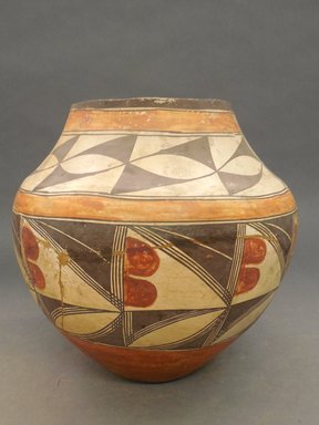Haak’u (Acoma Pueblo). <em>Jar</em>. Clay, slip, 10 1/4 x 10 1/2  in.  (26 x 26.7 cm). Brooklyn Museum, Riggs Pueblo Pottery Fund, 02.257.2463. Creative Commons-BY (Photo: Brooklyn Museum, CUR.02.257.2463.jpg)