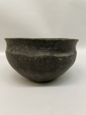 Hopi-Tewa Pueblo. <em>Bowl</em>. Clay, slip, 5 3/4 in.  (14.6 cm). Brooklyn Museum, Riggs Pueblo Pottery Fund, 02.257.2536. Creative Commons-BY (Photo: Brooklyn Museum, CUR.02.257.2536_view01.jpg)