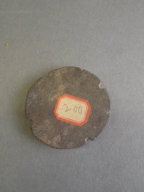 Ancient Pueblo. <em>Notched Disc</em>. Stone or pottery, 2 in.  (5.1 cm). Brooklyn Museum, Riggs Pueblo Pottery Fund, 02.257.2600. Creative Commons-BY (Photo: Brooklyn Museum, CUR.02.257.2600_view1.jpg)