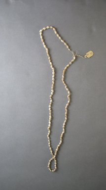 Possibly Hawaiian. <em>Necklace</em>. Shell, fiber, 11 x 1/8in. (28 x 0.3cm). Brooklyn Museum, Brooklyn Museum Collection, 02.80. Creative Commons-BY (Photo: Brooklyn Museum, CUR.02.80.jpg)