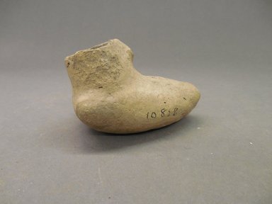 Ancient Pueblo. <em>Pitcher in the Shape of a Bird</em>, 500-700, Basketmaker III (probably). Clay, 3 1/2 x 2 1/4 x 2 in. (8.9 x 5.7 x 5.1 cm). Brooklyn Museum, Museum Expedition 1903, Purchased with funds given by A. Augustus Healy and George Foster Peabody, 03.325.10828. Creative Commons-BY (Photo: Brooklyn Museum, CUR.03.325.10828.jpg)