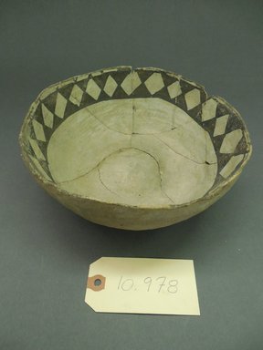 Pueblo (unidentified). <em>Bowl</em>, Probably 875-1130, Pueblo I-II. Clay, slip, pigment, 3 1/4 x 8 5/8 in. (8.3 x 21.9 cm). Brooklyn Museum, Museum Expedition 1903, Purchased with funds given by A. Augustus Healy and George Foster Peabody, 03.325.10978. Creative Commons-BY (Photo: Brooklyn Museum, CUR.03.325.10978.jpg)