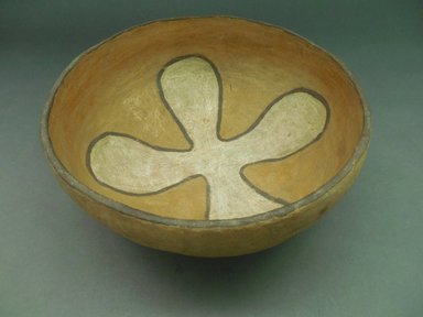 She-we-na (Zuni Pueblo). <em>Food Bowl (I-to-nak-kia-sa-lai)</em>, late 19th or early 20th century. Clay, slip, 4 1/4 x 11 1/2 x 11 1/2 in. (10.8 x 29.2 x 29.2 cm). Brooklyn Museum, Museum Expedition 1904, Museum Collection Fund, 04.297.5266. Creative Commons-BY (Photo: Brooklyn Museum, CUR.04.297.5266.jpg)