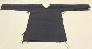 She-we-na (Zuni Pueblo). <em>Man's Shirt (Oo-chum-tsi-a-ha)</em>, late 19th - early 20th century. Wool, 26 1/2 × 58 × 1/4 in. (67.3 × 147.3 × 0.6 cm), with sleeves extended. Brooklyn Museum, Museum Expedition 1904, Museum Collection Fund, 04.297.5316. Creative Commons-BY (Photo: Brooklyn Museum, CUR.04.297.5316_view01.jpg)