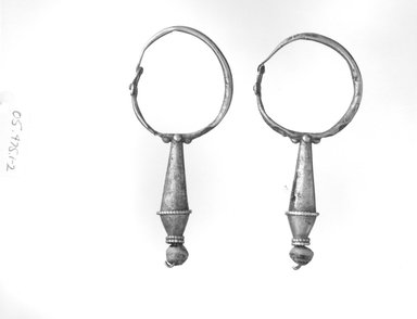  <em>Earrings</em>, 6th-7th century C.E. Gold, glass, 2 5/8 in. (6.7 cm). Brooklyn Museum, Ella C. Woodward Memorial Fund, 05.475.1-.2. Creative Commons-BY (Photo: Brooklyn Museum, CUR.05.475.1-.2_NegB_print_bw.jpg)