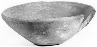  <em>Bowl</em>, ca. 3500-3300 B.C.E. Clay, 2 3/8 x Diam. 6 5/16 in. (6 x 16 cm). Brooklyn Museum, Charles Edwin Wilbour Fund, 07.447.1307. Creative Commons-BY (Photo: Brooklyn Museum, CUR.07.447.1307_NegA_print_bw.jpg)
