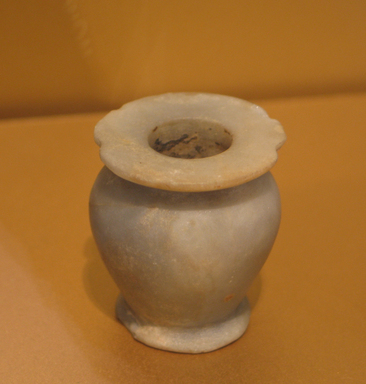  <em>Kohl Pot</em>, ca. 1938–1700 B.C.E. Anhydrite, 1 3/4 x diam. 1 5/8 in. (4.5 x 4.1 cm). Brooklyn Museum, Charles Edwin Wilbour Fund, 07.447.206. Creative Commons-BY (Photo: Brooklyn Museum, CUR.07.447.206_erg2.jpg)