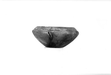  <em>Squat Bowl</em>, ca. 3100-2675 B.C.E. Egyptian alabaster (calcite), 1 3/16 x Greatest diam. 2 5/8 in. (3 x 6.7 cm). Brooklyn Museum, Charles Edwin Wilbour Fund, 07.447.231. Creative Commons-BY (Photo: Brooklyn Museum, CUR.07.447.231_NegA_print_bw.jpg)