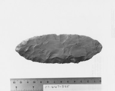  <em>Leaf-Shaped Spear Head</em>, ca. 3800-3500 B.C.E. Flint, 1 11/16 x 5 1/8 in. (4.3 x 13 cm). Brooklyn Museum, Charles Edwin Wilbour Fund, 07.447.865. Creative Commons-BY (Photo: Brooklyn Museum, CUR.07.447.865_negA_print.jpg)