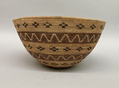 Yokuts. <em>Basketry Bowl</em>. Fiber, 5 × 9 1/2 × 9 5/16 in. (12.7 × 24.1 × 23.7 cm). Brooklyn Museum, Brooklyn Museum Collection, 08.390. Creative Commons-BY (Photo: Brooklyn Museum, CUR.08.390.jpg)