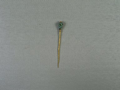  <em>Pin with Mounted Bead</em>, 30 B.C.E.-395 C.E. Gold, glass, Total length: 2 1/8 in. (5.4 cm). Brooklyn Museum, Charles Edwin Wilbour Fund, 08.480.221. Creative Commons-BY (Photo: Brooklyn Museum, CUR.08.480.221_view1.jpg)
