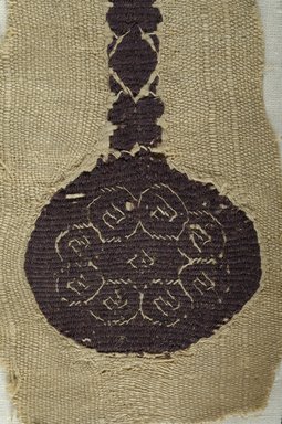 Coptic. <em>Fragment with Geometric Decoration</em>, 4th century C.E. Flax, wool, 2 5/8 x 4 5/8 in. (6.6 x 11.7 cm). Brooklyn Museum, Charles Edwin Wilbour Fund, 08.480.55. Creative Commons-BY (Photo: Brooklyn Museum (in collaboration with Index of Christian Art, Princeton University), CUR.08.480.55_detail01_ICA.jpg)