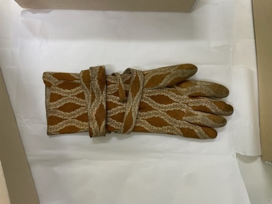  <em>Archer's Glove (Shikagana no Tebukuro)</em>. Animal Skin (Buckskin) Brooklyn Museum, Museum Expedition 1909, Purchased with funds given by Thomas T. Barr, E. LeGrand Beers, Carll H. de Silver, Herman B. Stutzer, Colonel Robert B. Woodward and Museum Collection Fund, 09.788. Creative Commons-BY (Photo: Brooklyn Museum, CUR.09.788_view01.jpg)