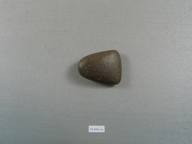 <em>Small Hatchet</em>, ca. 4400-3100 B.C.E. Stone, 1 5/8 x 11/16 x 2 1/16 in. (4.2 x 1.8 x 5.3 cm). Brooklyn Museum, Charles Edwin Wilbour Fund, 09.889.110. Creative Commons-BY (Photo: Brooklyn Museum, CUR.09.889.110_overall.jpg)