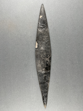  <em>Saw</em>, ca. 4400–2675 B.C.E. Flint, 13/16 x 4 7/16 in. (2 x 11.3 cm). Brooklyn Museum, Charles Edwin Wilbour Fund, 09.889.129. Creative Commons-BY (Photo: Brooklyn Museum, CUR.09.889.129_overall01.jpg)