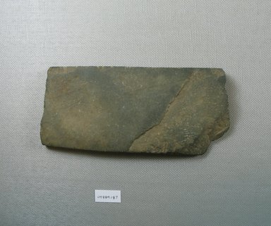  <em>Coarse Palette</em>. Slate, 2 11/16 x 7/16 x 6 in. (6.9 x 1.1 x 15.2 cm). Brooklyn Museum, Charles Edwin Wilbour Fund, 09.889.187. Creative Commons-BY (Photo: Brooklyn Museum, CUR.09.889.187_view1.jpg)