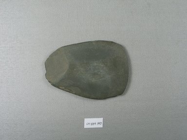  <em>Coarse Palette</em>. Slate, 2 13/16 x 1/4 x 4 in. (7.2 x 0.7 x 10.2 cm). Brooklyn Museum, Charles Edwin Wilbour Fund, 09.889.190. Creative Commons-BY (Photo: Brooklyn Museum, CUR.09.889.190_view1.jpg)
