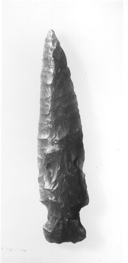  <em>Spearhead</em>, ca. 4400-3100 B.C.E. Flint, 1 x 4 5/16 in. (2.5 x 10.9 cm). Brooklyn Museum, Charles Edwin Wilbour Fund, 09.889.214. Creative Commons-BY (Photo: Brooklyn Museum, CUR.09.889.214_NegA_print_bw.jpg)