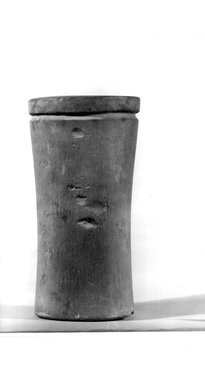  <em>Small Cylindrical Vase</em>, ca. 3100-2675 B.C.E. Limestone, 5 1/4 x greatest diam. 2 5/8 in. (13.3 x 6.7 cm). Brooklyn Museum, Charles Edwin Wilbour Fund, 09.889.62. Creative Commons-BY (Photo: Brooklyn Museum, CUR.09.889.62_NegA_cropped_print_bw.jpg)