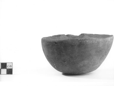  <em>Globular Bowl</em>, ca. 3800-3500 B.C.E. Terracotta, Height: 2 1/2 in. (6.3 cm). Brooklyn Museum, Charles Edwin Wilbour Fund, 09.889.776. Creative Commons-BY (Photo: Brooklyn Museum, CUR.09.889.776_NegA_print_bw.jpg)