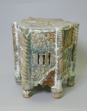  <em>Large Stand (Tobouret)</em>, 13th century. Ceramic, fritware, 11 5/8 x 11 3/4 x 11 11/16 in. (29.5 x 29.8 x 29.7 cm). Brooklyn Museum, Gift of Robert B. Woodward, 10.15. Creative Commons-BY (Photo: Brooklyn Museum, CUR.10.15_view1.jpg)
