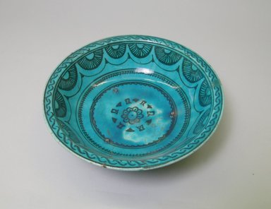  <em>Bowl</em>, 18th century. Ceramic, 2 5/8 x 9 in. (6.6 x 22.8 cm). Brooklyn Museum, Museum Collection Fund, 10.75. Creative Commons-BY (Photo: Brooklyn Museum, CUR.10.75_interior.jpg)