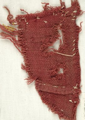 Coptic. <em>Fragment of Tabby Weave</em>, 5th-6th century C.E. Wool, 2 x 6 in. (5.1 x 15.2 cm). Brooklyn Museum, Gift of the Egypt Exploration Fund, 15.475n. Creative Commons-BY (Photo: Brooklyn Museum (in collaboration with Index of Christian Art, Princeton University), CUR.15.475N_ICA.jpg)