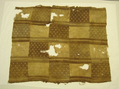 Lambayeque Style. <em>Textile Fragment, Undetermined</em>, 200-600 C.E. Cotton, 19 × 24 in. (48.3 × 61 cm). Brooklyn Museum, Gift of Kay Hodnett Nunez, 1995.47.132. Creative Commons-BY (Photo: , CUR.1995.47.132_view01.jpg)