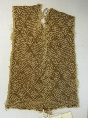  <em>Textile Fragment, Undetermined</em>, 1400–1532. Cotton, (17.5 x 12.5 cm). Brooklyn Museum, Gift of Kay Hodnett Nunez, 1995.47.24. Creative Commons-BY (Photo: Brooklyn Museum, CUR.1995.47.24.jpg)