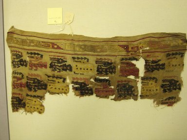 Chimú. <em>Textile Fragments, Undetermined</em>. Cotton, camelid fiber, a: 9 × 18 1/2 in. (22.9 × 47 cm). Brooklyn Museum, Gift of Kay Hodnett Nunez, 1995.47.66a-b. Creative Commons-BY (Photo: Brooklyn Museum, CUR.1995.47.66a-b.jpg)
