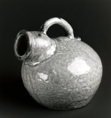  <em>Vessel with Wide Mouth and Spout, Yue Ware</em>. Glazed stoneware, 5 1/4 x 5 7/8 in. (13.3 x 14.9 cm). Brooklyn Museum, Gift of George and Katharine Fan, 1996.26.7. Creative Commons-BY (Photo: Brooklyn Museum, CUR.1996.26.7_bw.jpg)