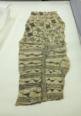 Mbuti Efe. <em>Loin Cloth</em>, 20th century. Bark cloth, pigment, 10 x 37 in.  (25.4 x 94.0 cm). Brooklyn Museum, Purchase gift of Beatrice Riese, 1997.19.7. Creative Commons-BY (Photo: Brooklyn Museum, CUR.1997.19.7.jpg)