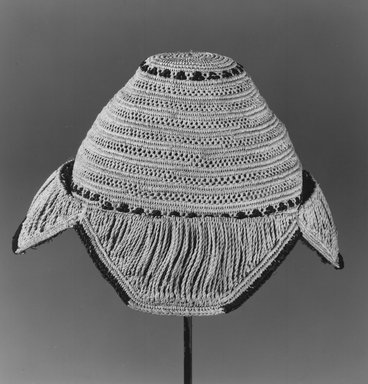 Kuba. <em>Man's Hat (Laket Ladiish Dimbo)</em>, before 1958. Fiber, H: 4 in. (10.2 cm). Brooklyn Museum, Gift of Lotte and Al Blaustein, 1997.20.1. Creative Commons-BY (Photo: Brooklyn Museum, CUR.1997.20.1_print_bw.jpg)