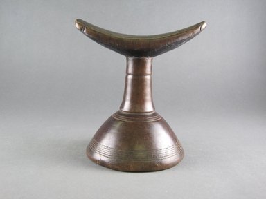 Sidamo. <em>Headrest</em>, 20th century. Wood, 6 1/8 x 5 7/8 x 4 1/2 in.  (15.6 x 14.9 x 11.4 cm). Brooklyn Museum, Gift of Serge and Jodie Becker-Patterson, 1998.124.3. Creative Commons-BY (Photo: Brooklyn Museum, CUR.1998.124.3_front.jpg)