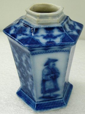  <em>Tea Canister</em>, 19th century. Glazed earthenware, 5 1/4 x 4 x 3 3/4 in.  (13.3 x 10.2 x 9.5 cm). Brooklyn Museum, Gift of Jason and Susanna Berger, 1999.103.2. Creative Commons-BY (Photo: Brooklyn Museum, CUR.1999.103.2_view1.jpg)