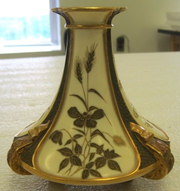 Worcester Royal Porcelain Co. (founded 1751). <em>Vase</em>, ca. 1880. Porcelain, 6 x 5 3/4 x 5 3/4 in. (15.3 x 14.6 x 14.6 cm). Brooklyn Museum, Gift of the Estate of Harold S. Keller, 1999.152.252. Creative Commons-BY (Photo: Brooklyn Museum, CUR.1999.152.252.jpg)