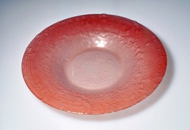 Glen Lukens (American, 1887–1967). <em>Bowl</em>, ca. 1960. Slumped glass, 2 1/8 x 17 3/8 x 17 3/8 in. (5.4 x 44.1 x 44.1 cm). Brooklyn Museum, H. Randolph Lever Fund, 2000.5.1. Creative Commons-BY (Photo: Brooklyn Museum, CUR.2000.5.1.jpg)