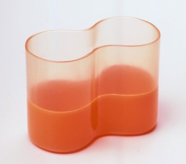 Karim Rashid (Canadian, born Egypt, 1960). <em>Infinity, Vessel</em>, Manufactured 1999. Plastic, 4 1/2 x 6 x 3 1/8 in.  (11.4 x 15.2 x 7.9 cm). Brooklyn Museum, Gift of Karim Rashid, 2000.50.3. Creative Commons-BY (Photo: Brooklyn Museum, CUR.2000.50.3.jpg)