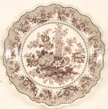  <em>Plate, Tuscan Rose Pattern</em>, ca. 1840. Glazed earthenware, height: 1 in. (2.5 cm); diameter: 9 in. (22.9 cm). Brooklyn Museum, Gift of Paul F. Walter, 2001.55.20. Creative Commons-BY (Photo: Brooklyn Museum, CUR.2001.55.20.jpg)