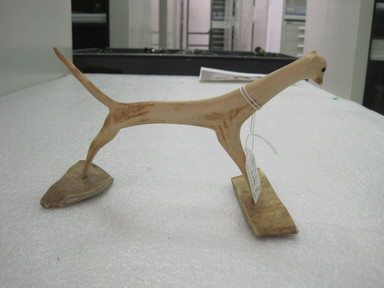 Inuit. <em>Fox</em>, 1950-1980. Antler, pigment, 5 x 8 1/4 x 4 3/4 in. (12.7 x 21 x 12.1 cm). Brooklyn Museum, Hilda and Al Schein Collection, 2004.79.37. Creative Commons-BY (Photo: , CUR.2004.79.37.jpg)