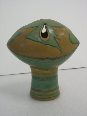Glidden Pottery (1940-1957). <em>Vase, Green Mesa</em>, 1940-1957. Glazed earthenware, 9 1/2 x 8 1/4 x 5 3/4 in. (24.1 x 21.0 x 14.6 cm). Brooklyn Museum, Gift of Paul F. Walter, 2007.62.16. Creative Commons-BY (Photo: Brooklyn Museum, CUR.2007.62.16_view1.jpg)