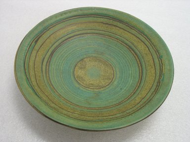 Glidden Pottery (1940-1957). <em>Bowl, Green Mesa</em>, 1940-1957. Glazed earthenware, 3 x 14 1/8 in. (7.6 x 35.9 cm). Brooklyn Museum, Gift of Paul F. Walter, 2007.62.18. Creative Commons-BY (Photo: Brooklyn Museum, CUR.2007.62.18.jpg)