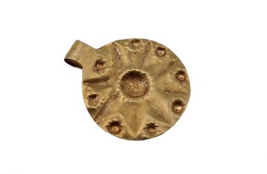  <em>Pendant</em>, ca. 1st millennium B.C.E.-1st millennium C.E. Gold, height: 7/8 (2.2). Brooklyn Museum, Gift of the Arthur M. Sackler Foundation, NYC, in memory of James F. Romano, 2015.65.37. Creative Commons-BY (Photo: Photograph courtesy of the Arthur M. Sackler Foundation, New York, CUR.2015.65.37_Sackler_Foundation_image.jpg)