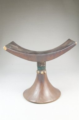 Teke. <em>Headrest</em>, 19th-early 20th century. Wood, copper alloy, iron, 6 x 6 1/2 x 4 1/2 in. (15.0 x 16.5 x 11.3 cm). Brooklyn Museum, Museum Expedition 1922, Robert B. Woodward Memorial Fund, 22.1270. Creative Commons-BY (Photo: Brooklyn Museum, CUR.22.1270_front_PS5.jpg)
