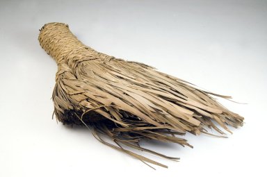  <em>Brush</em>, late 19th-early 20th century. Vegetal fiber, 13 x 9 3/4 x 2 in. (33 x 24.8 x 5.1 cm). Brooklyn Museum, Museum Expedition 1922, Robert B. Woodward Memorial Fund, 22.1332. Creative Commons-BY (Photo: Brooklyn Museum, CUR.22.1332_front_PS5.jpg)